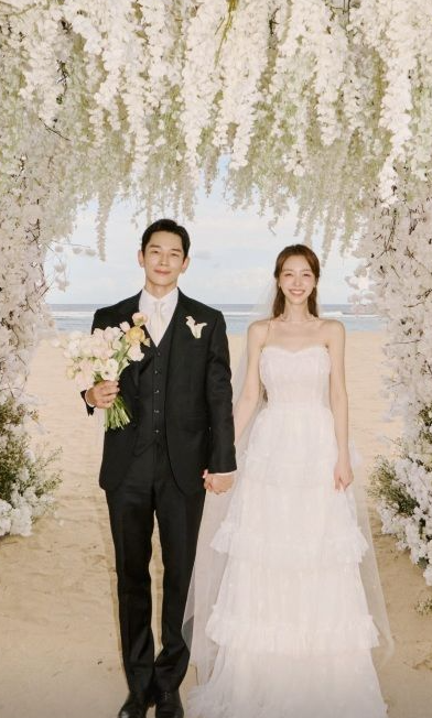 온주완♥민아, 5년 연애 결혼