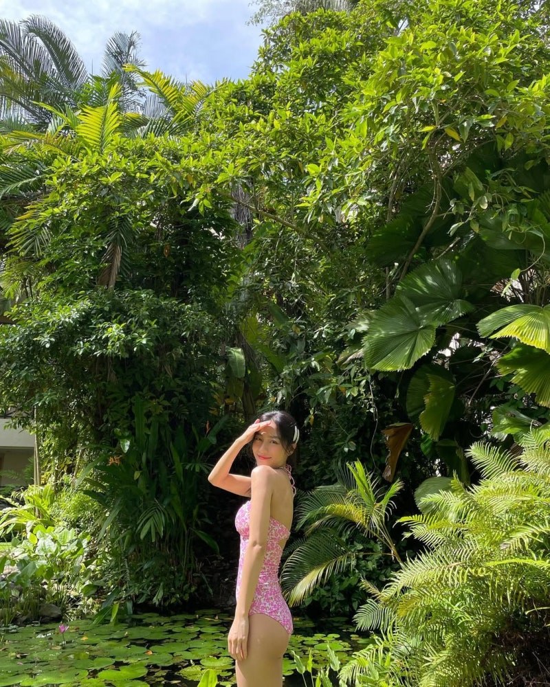 강민아 인스타 수영복 분석